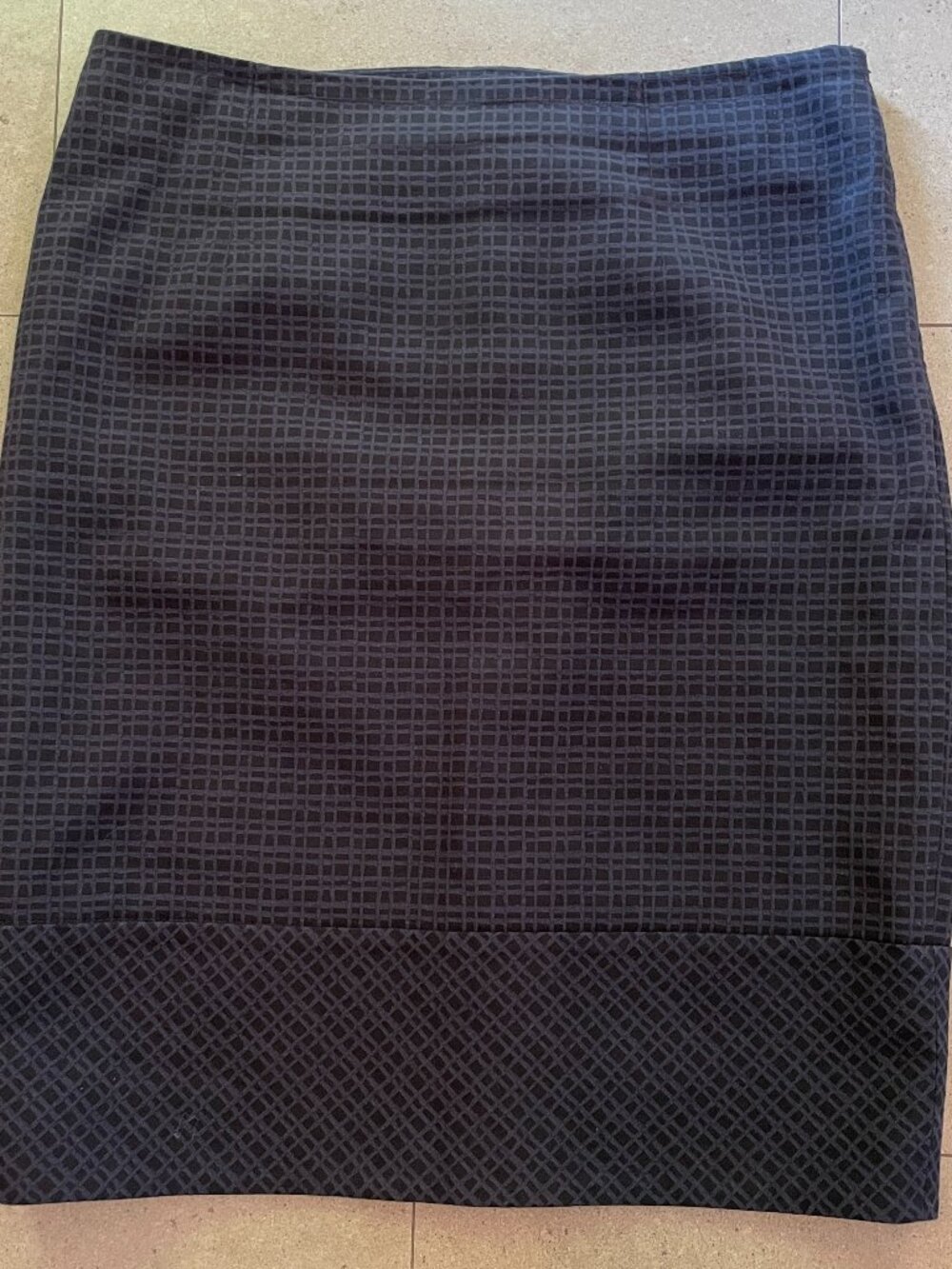 Brooks Brothers Knee Length Pencil Skirt - Black/Gray Sz. 14